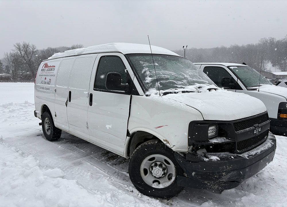 Used 2017 Chevrolet Express 2500 RWD image 1