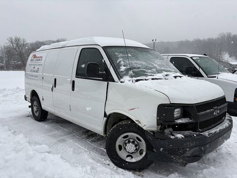 Used 2017 Chevrolet Express 2500 image 1