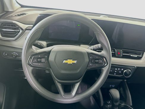 Used 2025 Chevrolet TrailBlazer LT FWD image 17