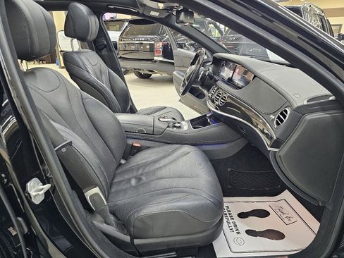 Used 2017 Mercedes-Benz S 550 Sedan image 22
