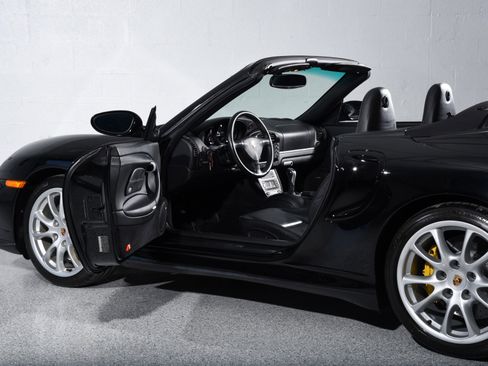 Used 2005 Porsche 911 4 Cabriolet AWD/4WD image 12