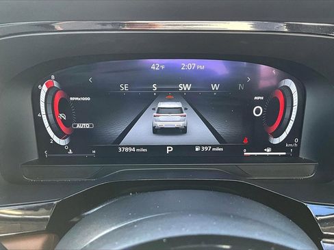 Used 2024 Nissan Pathfinder Platinum image 6