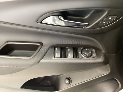 Used 2022 Chevrolet Equinox RS AWD/4WD image 17