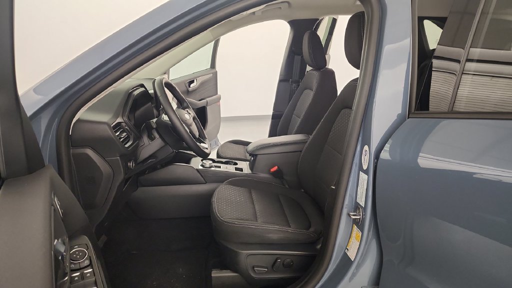 Used 2024 Ford Escape Active w/ Tech Pack #2 AWD/4WD image 14