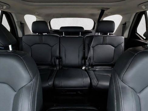 Used 2025 Honda Pilot Touring image 20