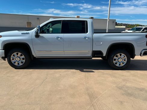 New 2026 Chevrolet Silverado 3500 High Country w/ High Country Premium Package AWD/4WD image 2