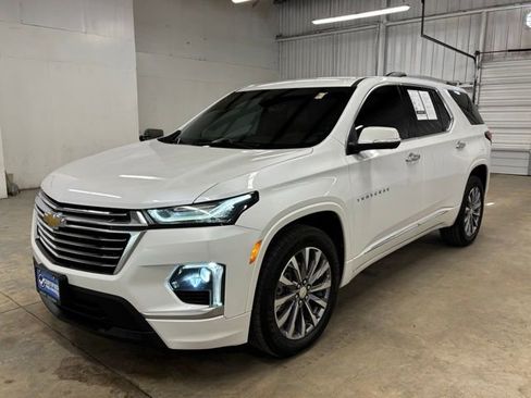 Used 2023 Chevrolet Traverse Premier w/ LPO, Floor Liner Package FWD image 3