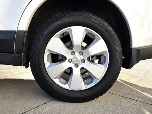 Used 2010 Subaru Outback 2.5i Limited image 9