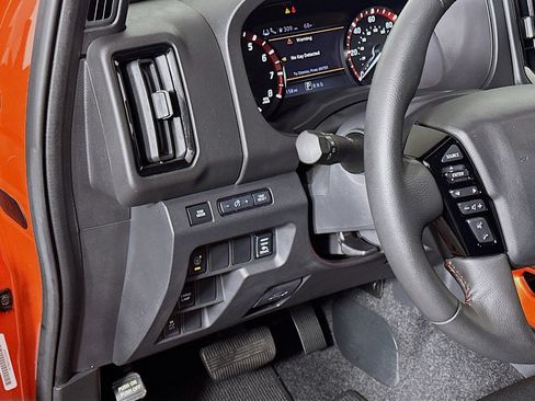 Used 2025 Nissan Frontier Pro-X w/ Pro Convenience Package image 17