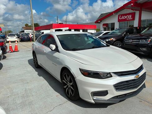 Used 2018 Chevrolet Malibu LT FWD image 11