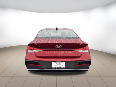 Used 2024 Hyundai Elantra SEL image 6
