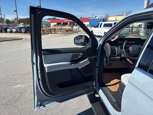 New 2026 Ford Expedition Max Platinum w/ Platinum Ultimate Package image 10