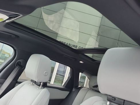 New 2026 Land Rover Range Rover Velar Dynamic SE AWD/4WD image 28