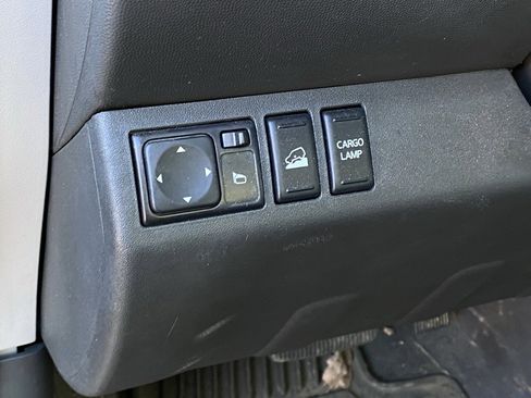 Used 2019 Nissan Frontier PRO-4X image 12