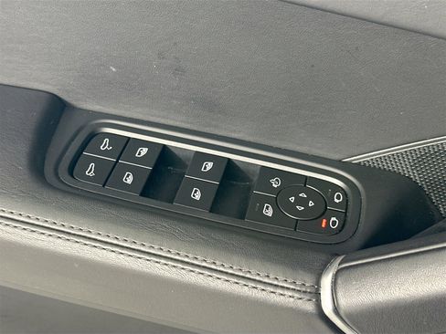 Certified 2022 Porsche Cayenne Turbo image 31