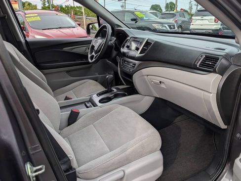 Used 2019 Honda Pilot LX image 10