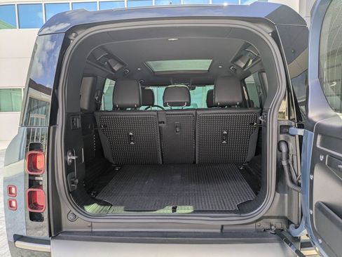 Certified 2024 Land Rover Defender 110 X-Dynamic SE AWD/4WD image 13