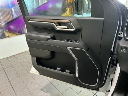 Used 2025 Chevrolet Silverado 1500 LT image 13