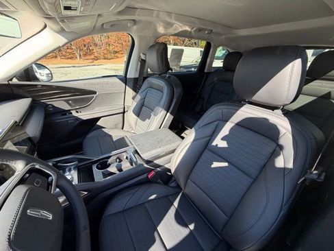 New 2026 Lincoln Nautilus Reserve w/ Jet Appearance Package image 13