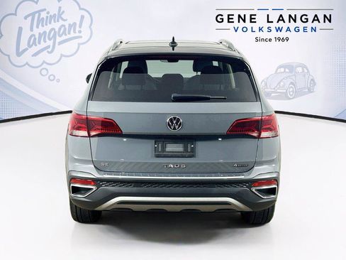 Certified 2024 Volkswagen Taos SE w/ Panoramic Sunroof Package AWD/4WD image 6