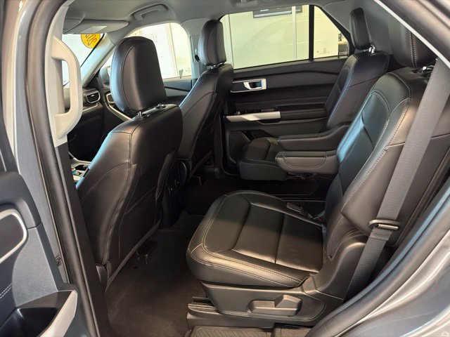 Used 2023 Ford Explorer XLT w/ Equipment Group 202A AWD/4WD image 15