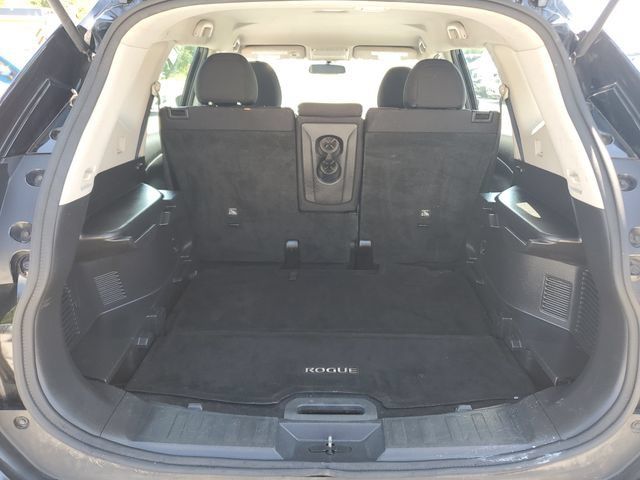 Used 2017 Nissan Rogue S AWD/4WD image 9
