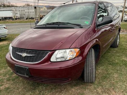 Used 2002 Chrysler Town & Country LX image 3