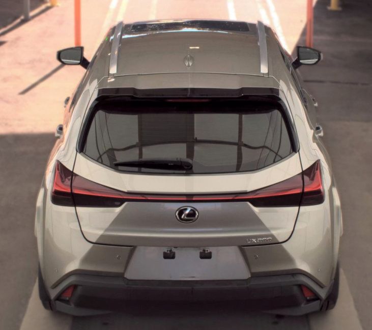 Used 2022 Lexus UX 200 w/ Premium Package FWD image 6