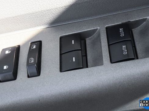 Used 2016 Ford F550 4x4 Crew Cab Super Duty image 15