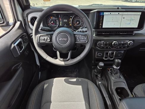 Used 2025 Jeep Wrangler Unlimited Sport AWD/4WD image 12