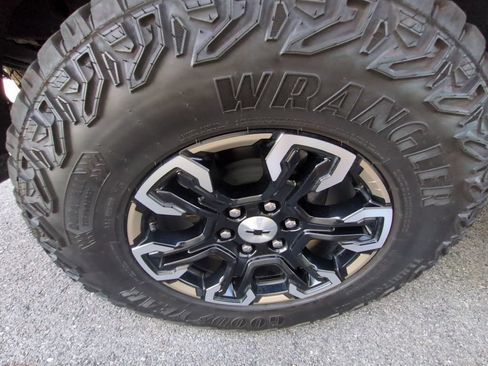 Used 2026 Chevrolet Silverado 1500 ZR2 AWD/4WD image 27