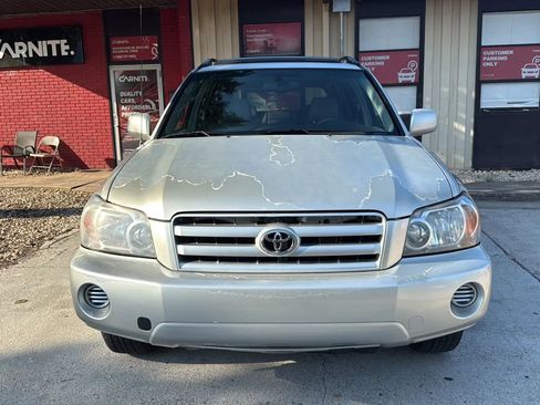Used 2004 Toyota Highlander 2WD V6 image 2