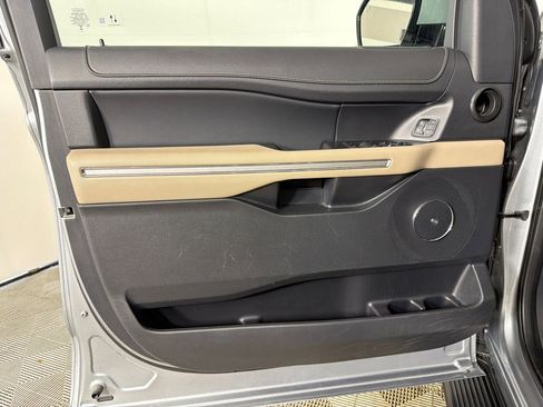 Used 2024 Ford Expedition Max Limited RWD image 12