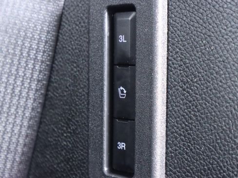 Used 2016 Lincoln Navigator Select RWD image 38