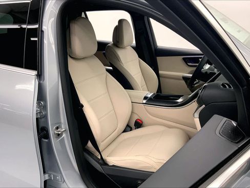 Used 2026 Mercedes-Benz GLC 300 image 2