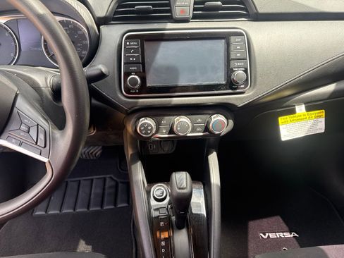 Used 2021 Nissan Versa S FWD image 13