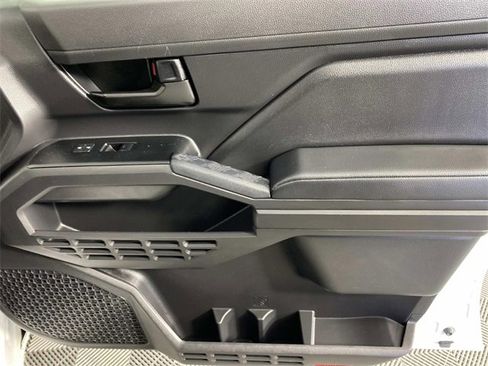 Used 2025 Toyota Tacoma SR image 24