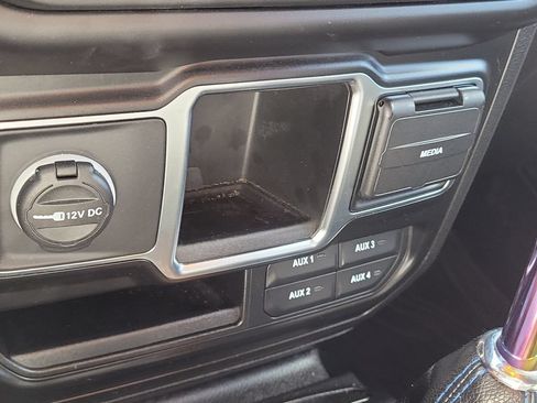 Used 2022 Jeep Wrangler Sport AWD/4WD image 21