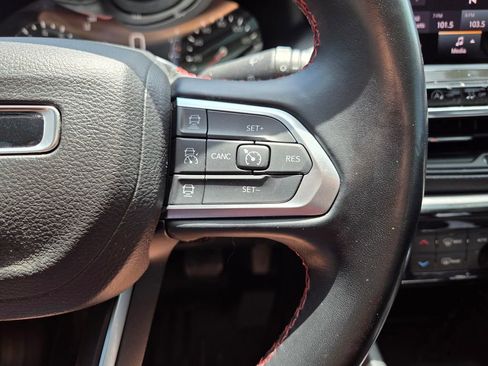 Used 2022 Jeep Compass Trailhawk w/ Trailhawk Convenience Group AWD/4WD image 32