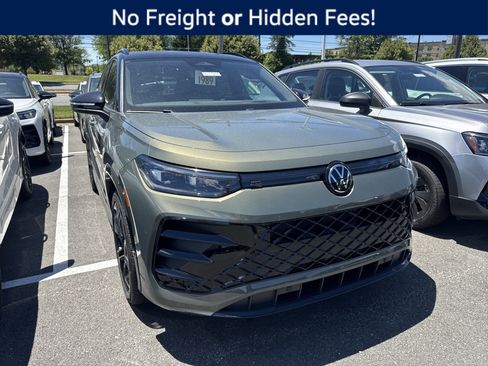 New 2026 Volkswagen Tiguan SE R-Line FWD image 1