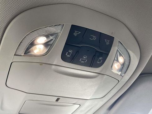 Used 2024 Chrysler Voyager LX image 22