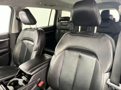 Used 2022 Jeep Grand Cherokee L Limited AWD/4WD image 6