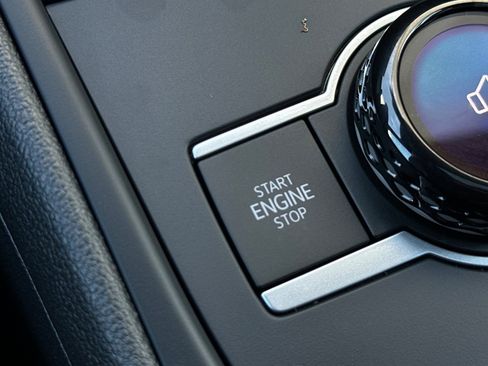 New 2026 Volkswagen Tiguan SE R-Line FWD image 20