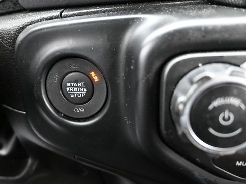 Used 2023 Jeep Gladiator Mojave image 23