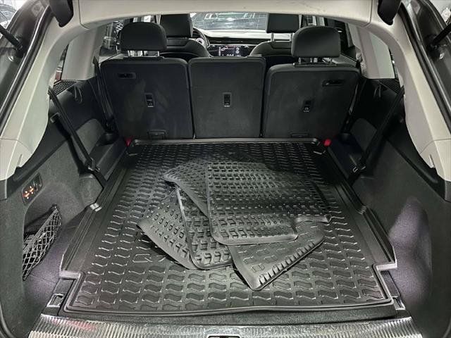 Used 2023 Audi Q7 3.0T Premium w/ Convenience Package AWD/4WD image 9