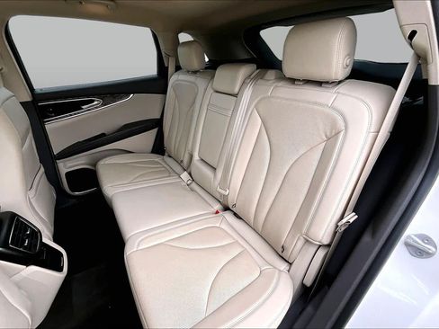 Used 2019 Lincoln Nautilus Reserve FWD image 21