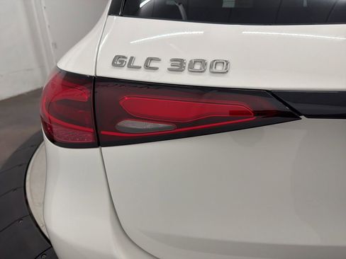 Used 2026 Mercedes-Benz GLC 300 image 11