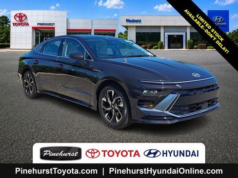 Used 2025 Hyundai Sonata SEL FWD image 1