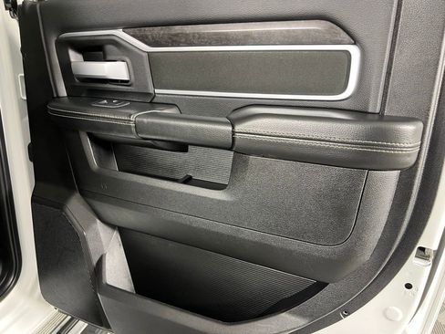 Used 2024 RAM 2500 Big Horn w/ Sport Appearance Package image 30