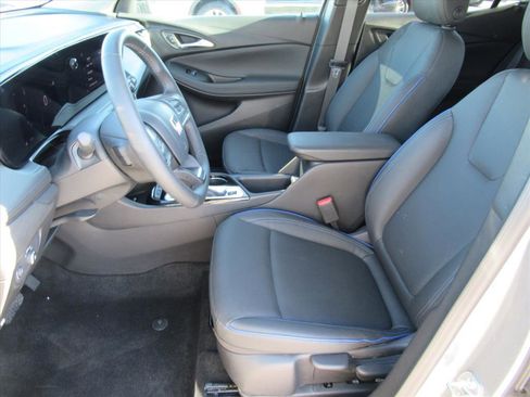 Used 2025 Buick Encore GX Sport Touring w/ Advanced Technology Package image 15